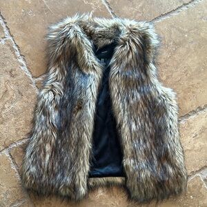 Forever 21 faux fur vest size medium